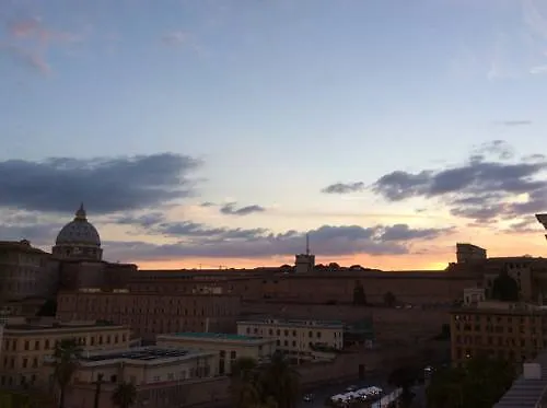 Luiza Vatican House Rome 2*,  Italie