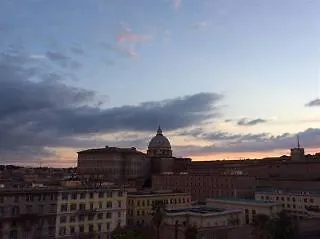 Luiza Vatican House Rome Italie